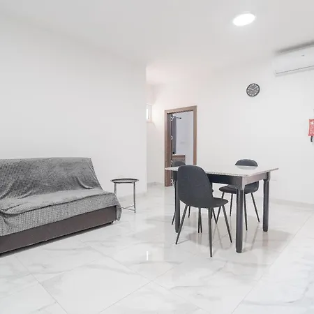 Lägenhet Charming 1br With Comfy Bed With Wifi & Ac In Tarxien *