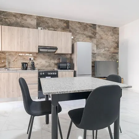 Charming 1br With Comfy Bed With Wifi & Ac In Tarxien *