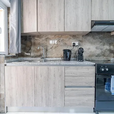 Charming 1br With Comfy Bed With Wifi & Ac In Tarxien Żabbar