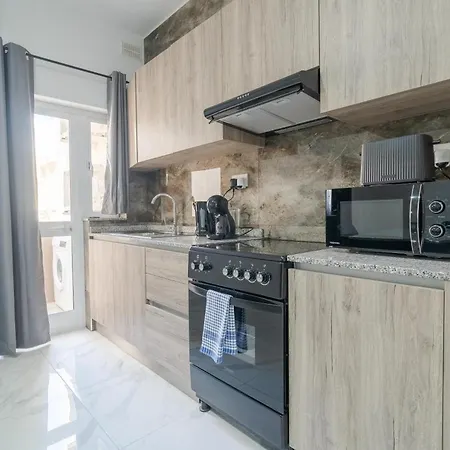 Charming 1br With Comfy Bed With Wifi & Ac In Tarxien Lägenhet